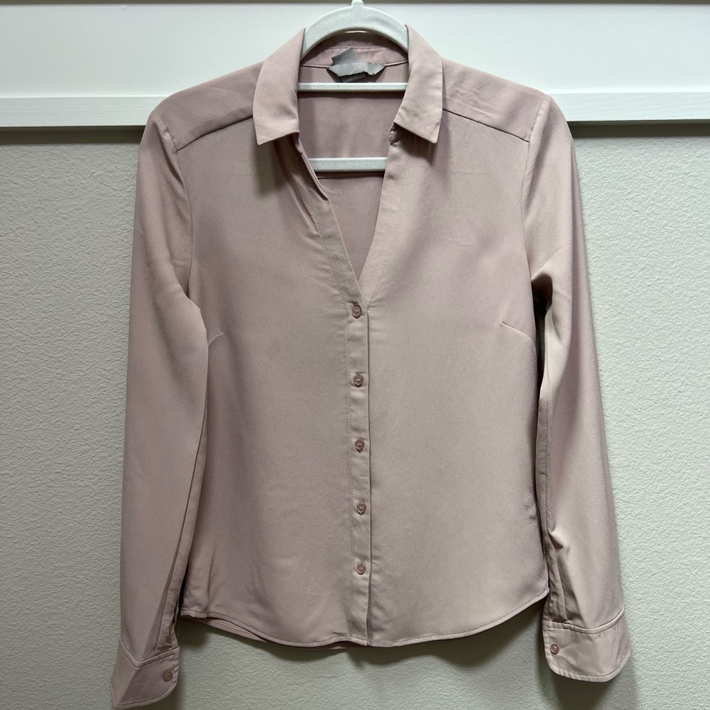 H&M Light Pink Button-Down Work Blouse – Size Small